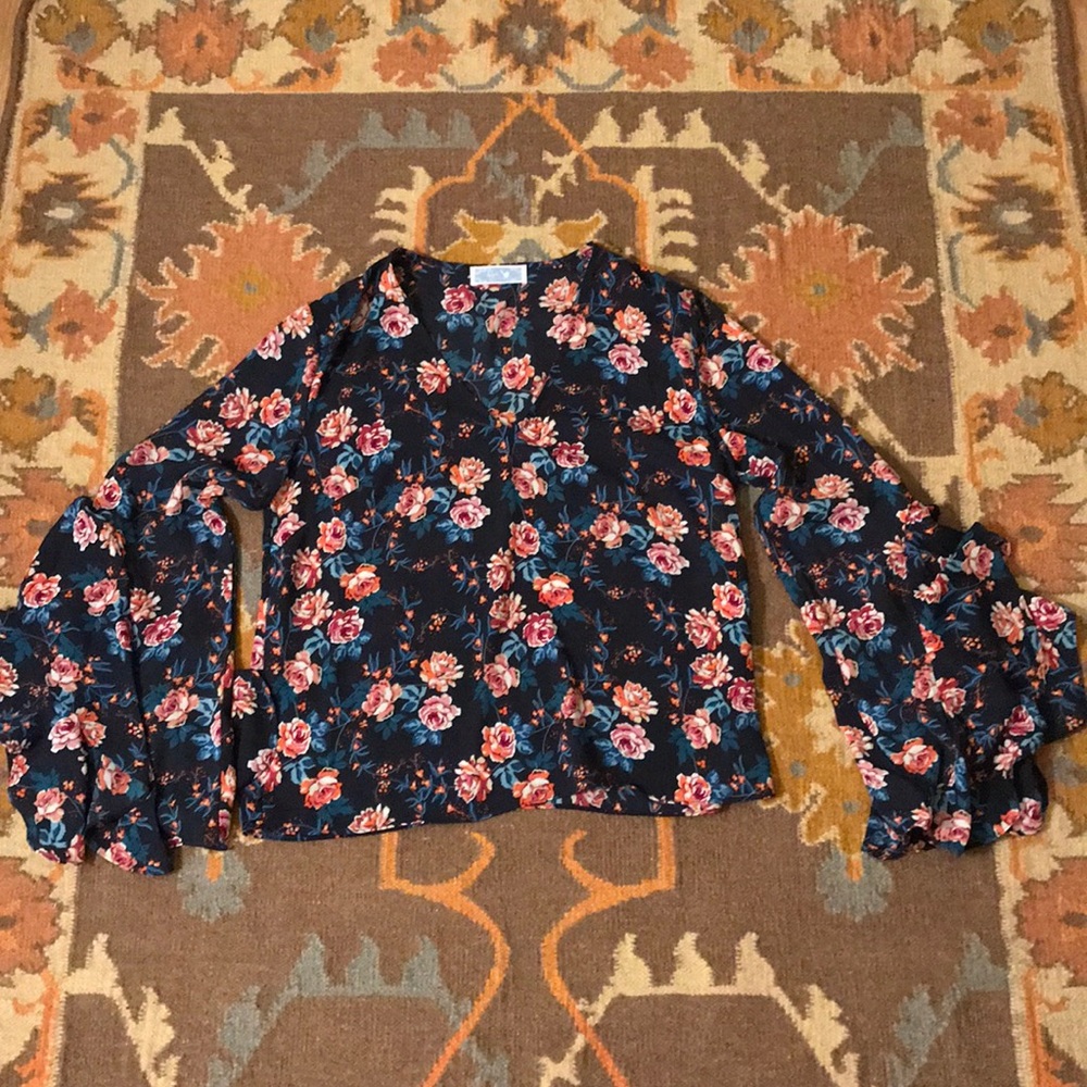 Ruffle sleeved top